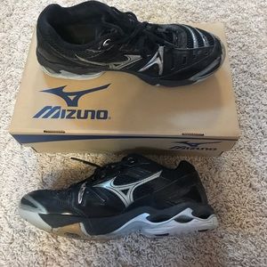 Mizuno Wave Lighting 7 volleyball shoes